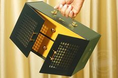 礼品盒制造厂在生产环节上如何把控包装盒的质量？